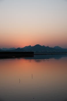 鼓浪屿的文学回响，龚万莹以潮汐叙事重塑岛屿原乡。