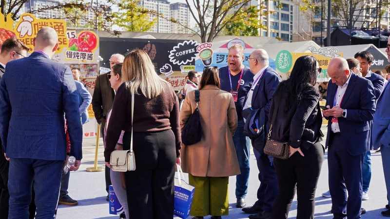  【深度揭秘】乳企转型的隐秘路径：为何“两油一酪”成为决胜B端的关键筹码？ 新闻