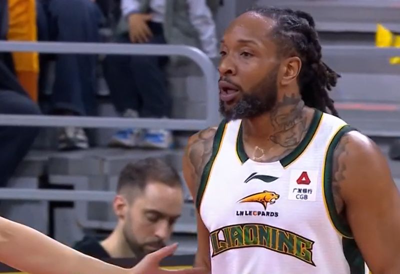  CBA内线新星：徐昕蜕变之路与职业规划启示 体育新闻