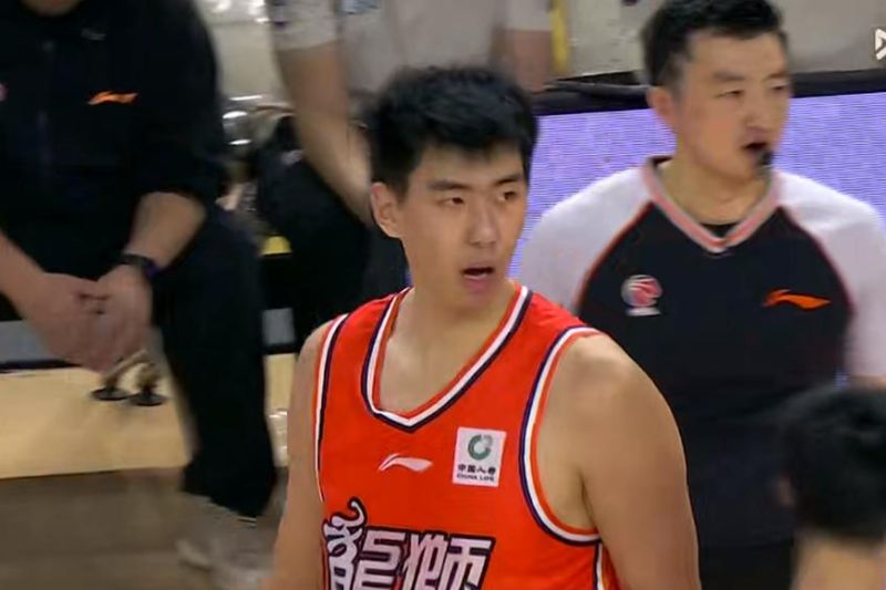  CBA内线新星：徐昕蜕变之路与职业规划启示 体育新闻