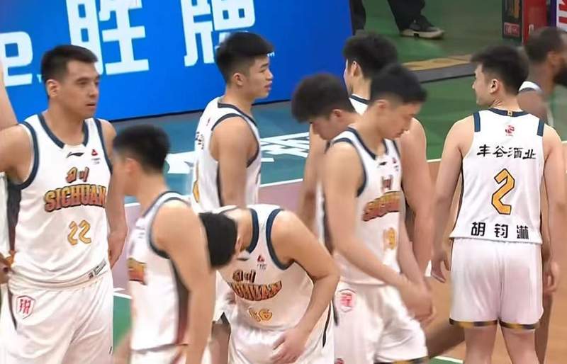  战术架构高效重塑：辽宁男篮新援适配与轮转深度揭秘 体育新闻