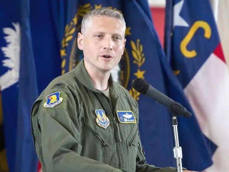  B2战略轰炸机的命门：加油机依赖症背后的技术死结 新闻