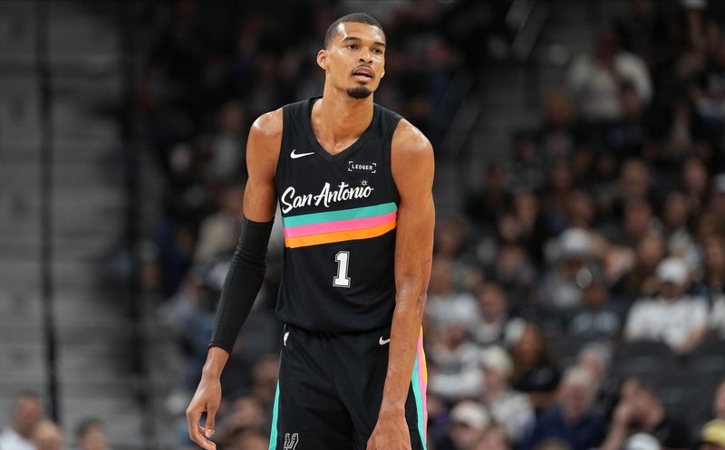 技术解密·文班亚骇人效率背后的攻防哲学：26分钟40分背后的天赋压制与体系融合