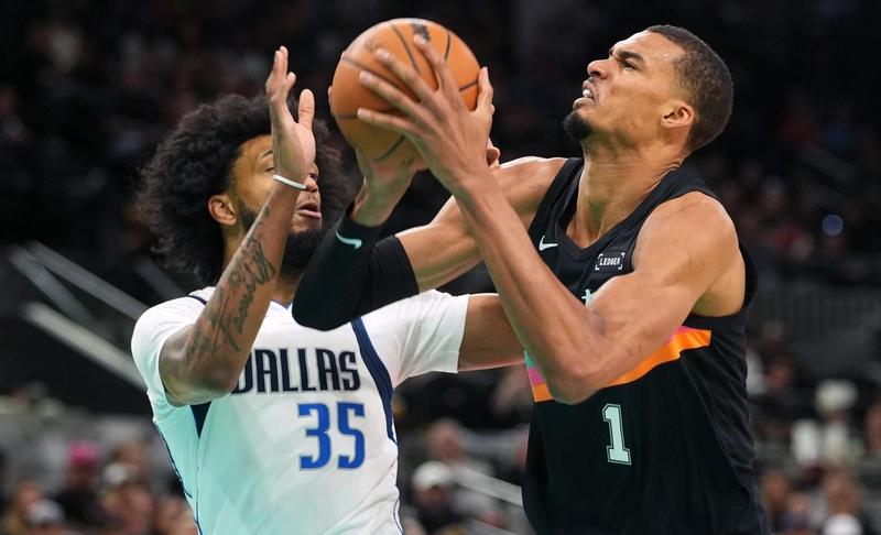  技术解密·文班亚骇人效率背后的攻防哲学：26分钟40分背后的天赋压制与体系融合 体育新闻