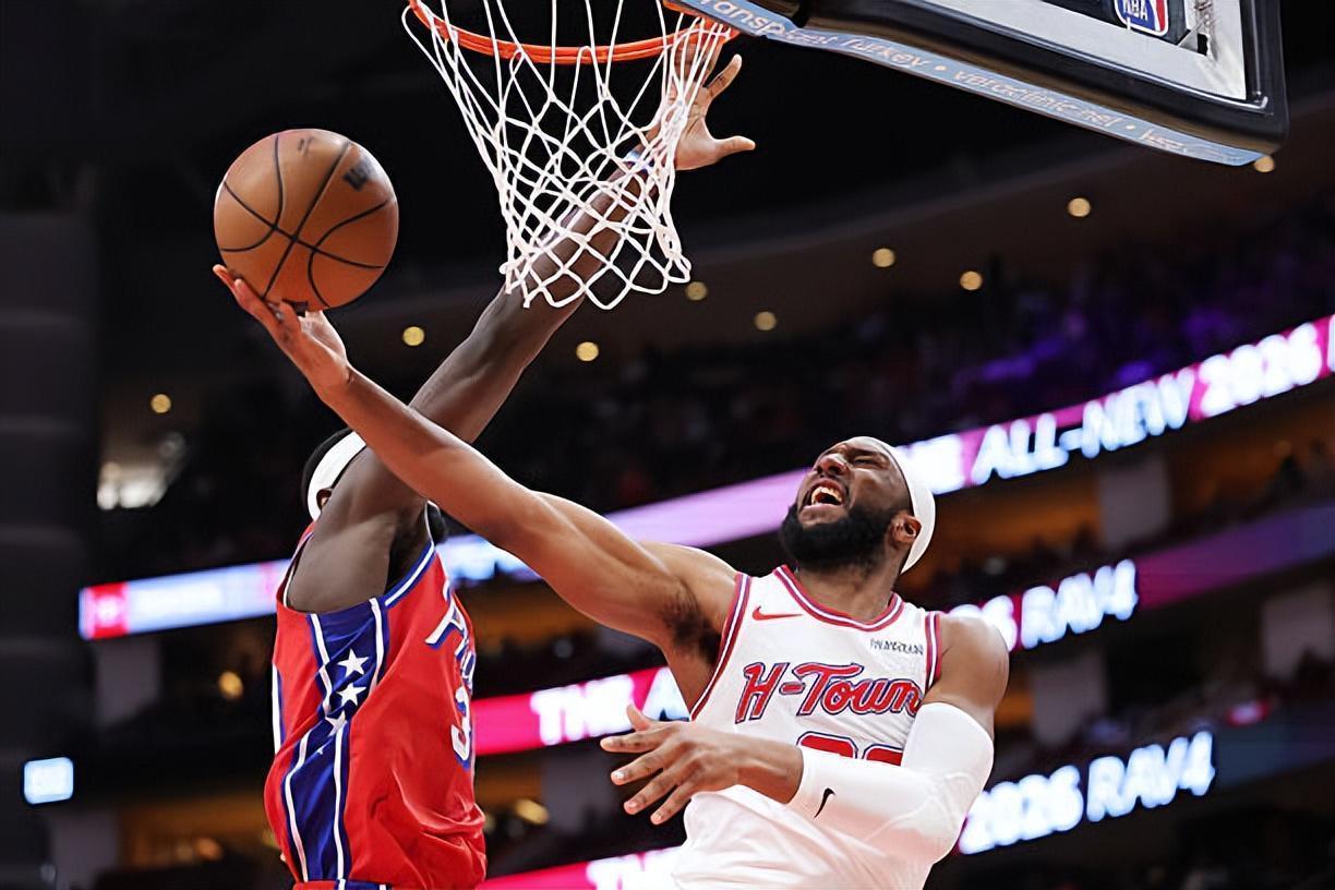  那个防守端最可靠的人，进攻端却成了球队最沉重的负担——火箭这笔交易，值吗？ 体育新闻